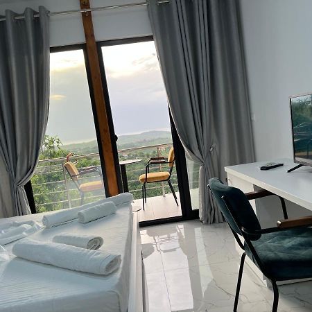 Restorant Hotel Xheni 드라치 외부 사진