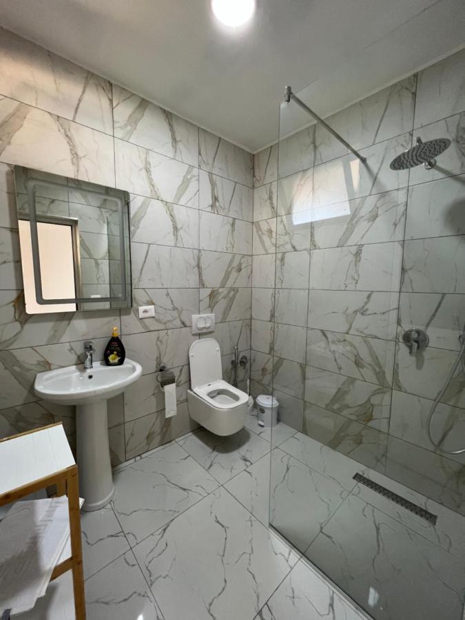 Restorant Hotel Xheni 드라치 외부 사진