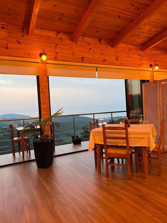 Restorant Hotel Xheni 드라치 외부 사진