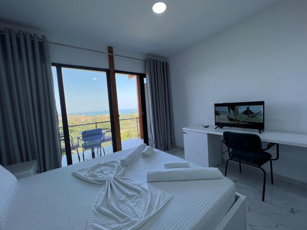 Restorant Hotel Xheni 드라치 외부 사진