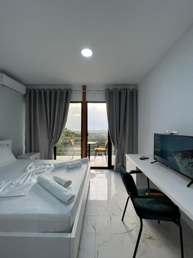 Restorant Hotel Xheni 드라치 외부 사진