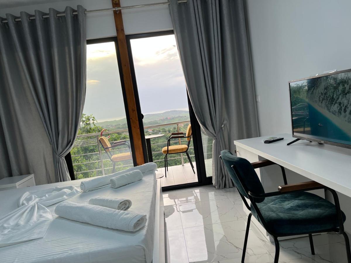 Restorant Hotel Xheni 드라치 외부 사진